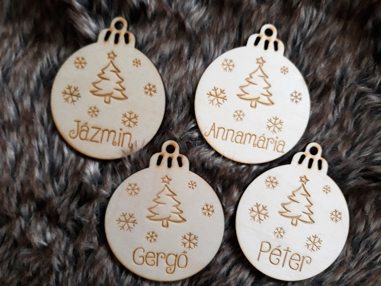 Karácsonyfa dísz - fenyős