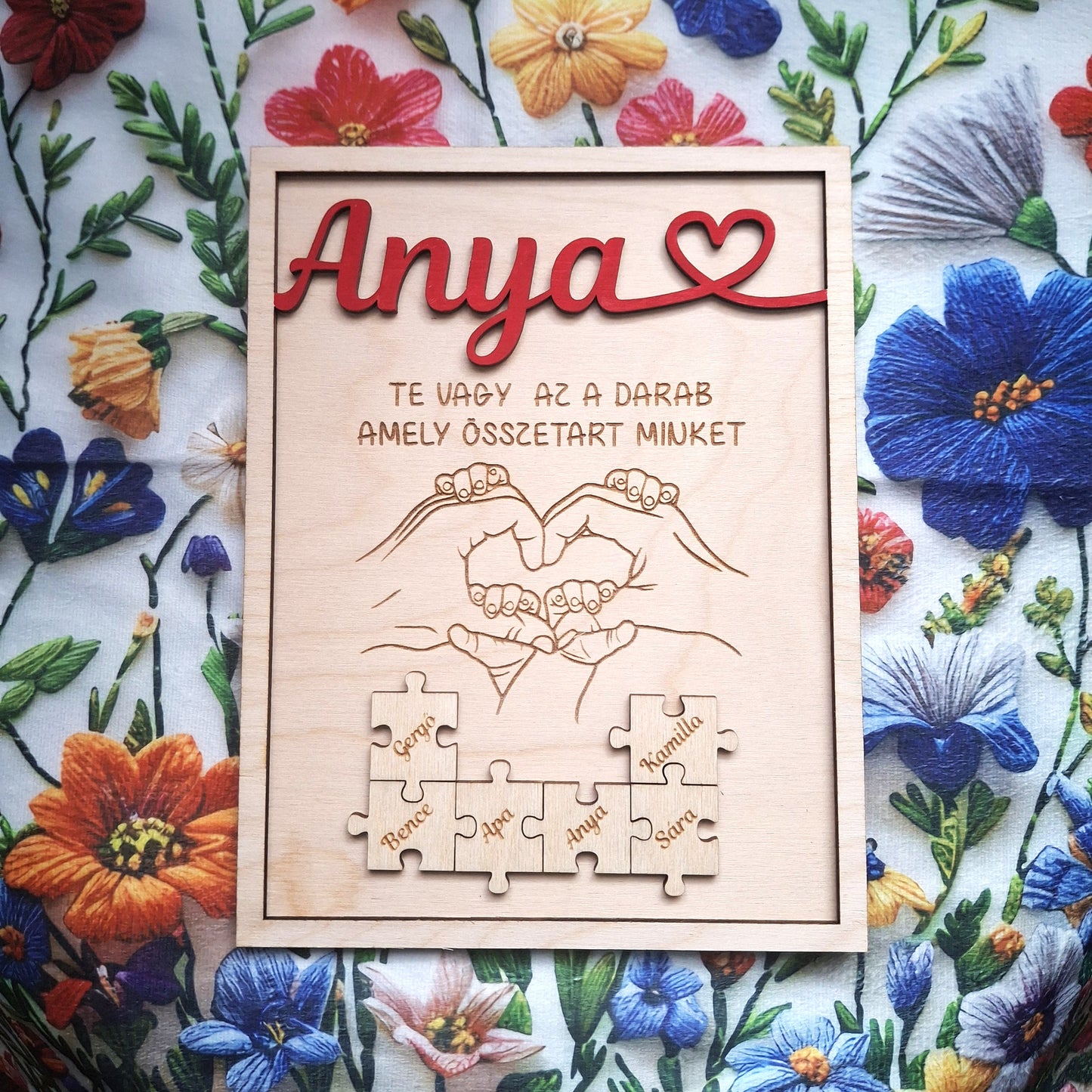 Puzzle szív családi tábla – Te vagy az a darab, amely összetart minket