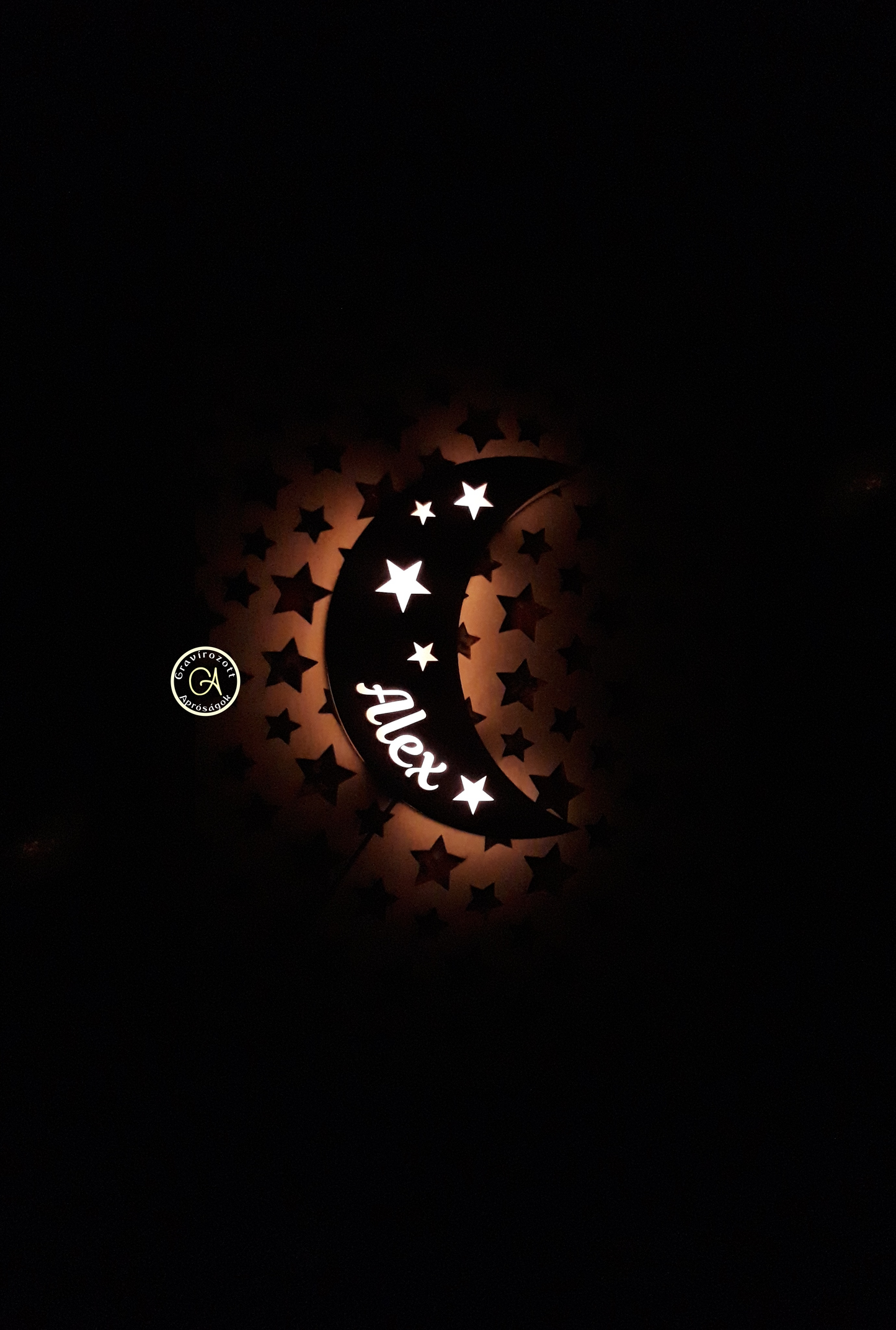 Hold alakú éjjeli lámpa