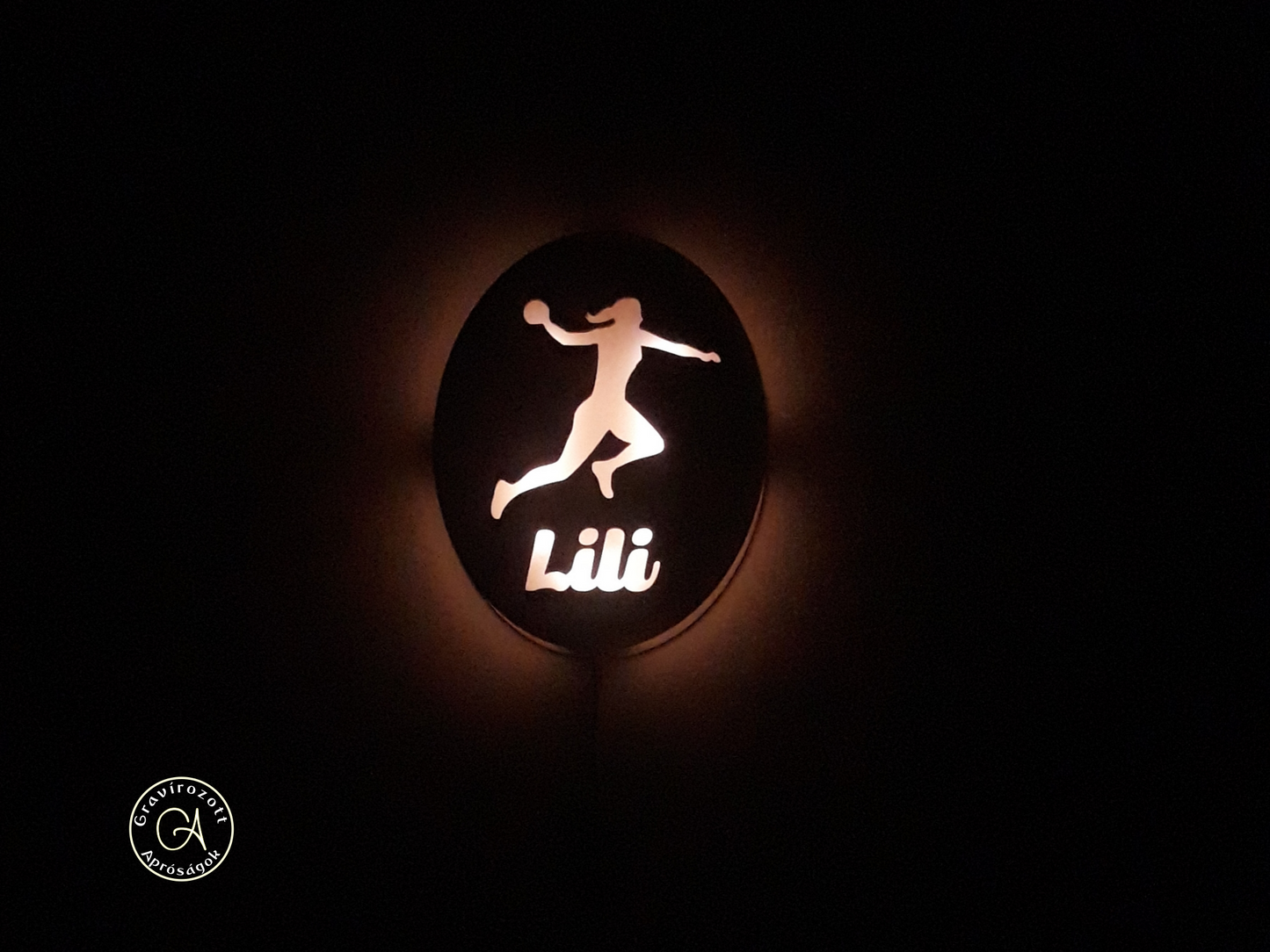 Ovális neves éjjeli lámpa